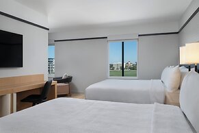 Denizen Hotel