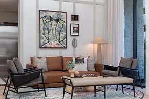 Denizen Hotel
