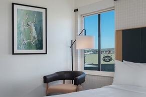 Denizen Hotel