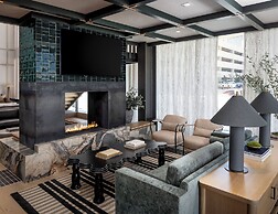 Denizen Hotel