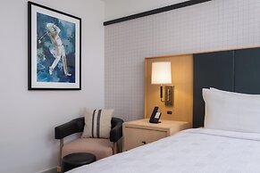 Denizen Hotel