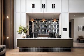 Denizen Hotel