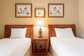 2 Bedroom Luxury Condo in Beaver Creek Village - Ski In/ski Out