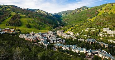 Beaver Creek Village 2 Bedroom Residence With Ski In/out Access and Po