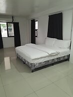 White Diamond Apartment
