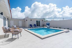 Breathtaking Prvt 4BR Pool Villa 5 Min to Beach