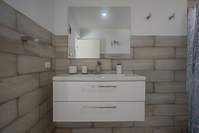 Breathtaking Prvt 4BR Pool Villa 5 Min to Beach