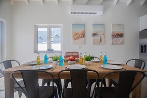 Breathtaking Prvt 4BR Pool Villa 5 Min to Beach