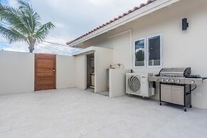 Breathtaking Prvt 4BR Pool Villa 5 Min to Beach