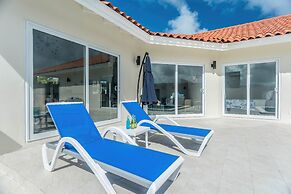 Breathtaking Prvt 4BR Pool Villa 5 Min to Beach