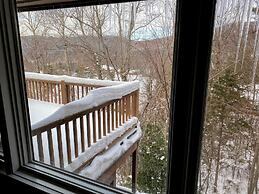 A1 Luxury Bretton Woods Ski-in Ski-out Townhome Next to Beginner ski A