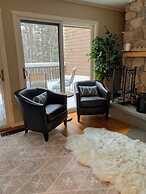 A1 Luxury Bretton Woods Ski-in Ski-out Townhome Next to Beginner ski A