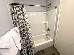 A1 Luxury Bretton Woods Ski-in Ski-out Townhome Next to Beginner ski A