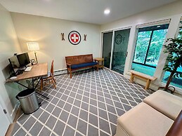 A1 Luxury Bretton Woods Ski-in Ski-out Townhome Next to Beginner ski A