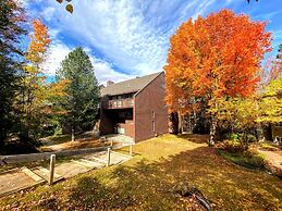 A1 Luxury Bretton Woods Ski-in Ski-out Townhome Next to Beginner ski A