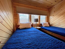 A1 Luxury Bretton Woods Ski-in Ski-out Townhome Next to Beginner ski A