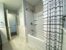 A1 Luxury Bretton Woods Ski-in Ski-out Townhome Next to Beginner ski A