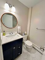 A1 Luxury Bretton Woods Ski-in Ski-out Townhome Next to Beginner ski A