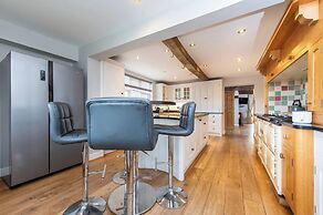 Bank Farm House Stunning House & Gardens