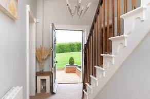 Bank Farm House Stunning House & Gardens