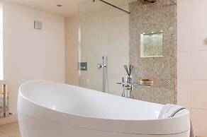 Bank Farm House Stunning House & Gardens