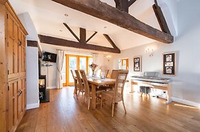 Bank Farm House Stunning House & Gardens