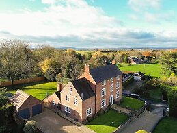 Bank Farm House Stunning House & Gardens