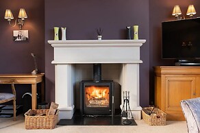 Bank Farm House Stunning House & Gardens