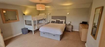 Bank Farm House Stunning House & Gardens