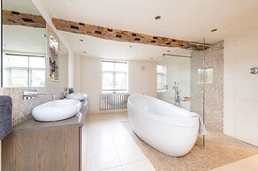 Bank Farm House Stunning House & Gardens