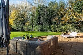 Bank Farm House Stunning House & Gardens