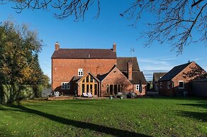 Bank Farm House Stunning House & Gardens