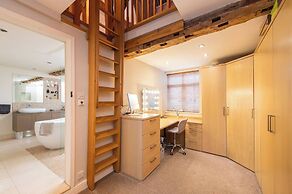 Bank Farm House Stunning House & Gardens