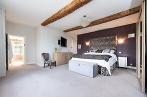 Bank Farm House Stunning House & Gardens