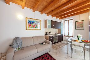 Stefy House 50 mt Near The Lake