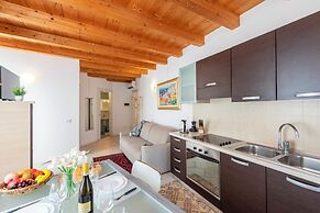 Stefy House 50 mt Near The Lake