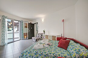 Onyx House With Shared Pool