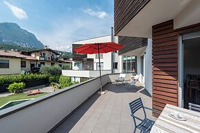 Onyx House With Shared Pool