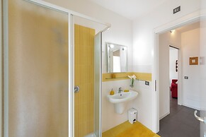 Onyx House With Shared Pool