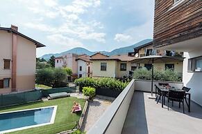 Rosy House 100m From Lake& Shared Pool