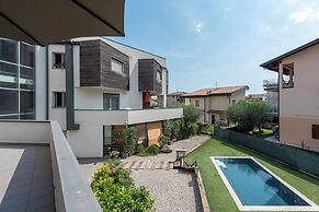 Rosy House 100mt From Lake& Shared Pool