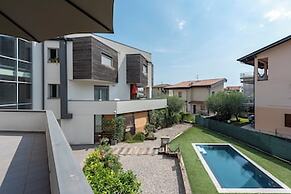 Rosy House 100m From Lake& Shared Pool