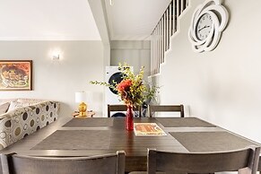 Charming Sea View Town House Chef Driver Optional