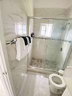 Charming Sea View Town House Chef Driver Optional