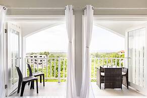 Charming Sea View Town House Chef Driver Optional