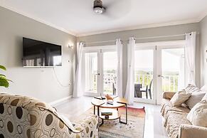 Charming Sea View Town House Chef Driver Optional