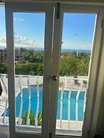 Charming Sea View Town House Chef Driver Optional