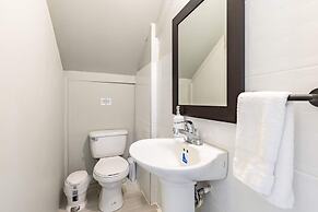 Charming Sea View Town House Chef Driver Optional