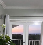 Charming Sea View Town House Chef Driver Optional