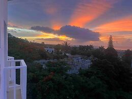 Charming Sea View Town House Chef Driver Optional